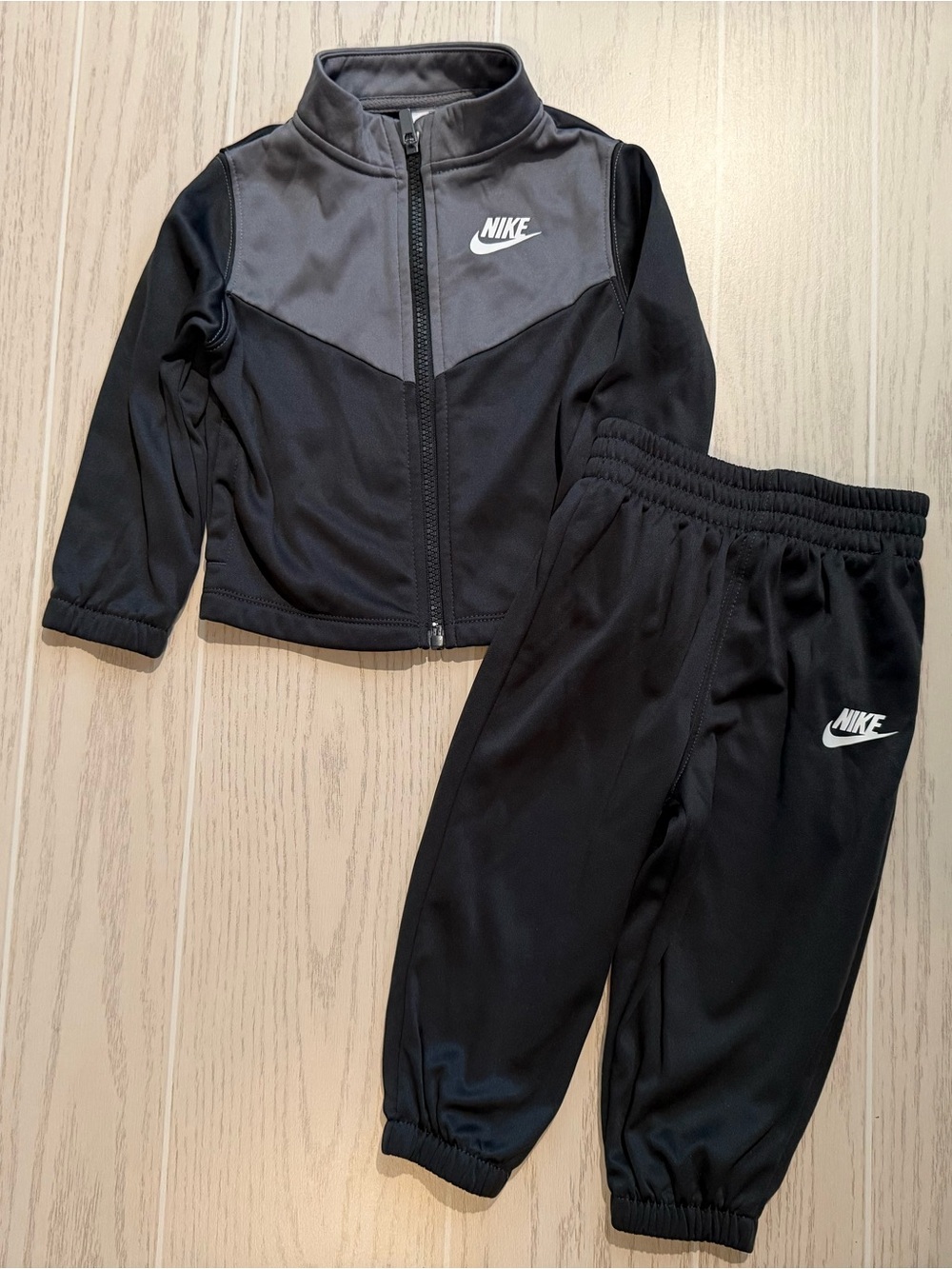 Nike Toddler Boys 24M Black Gray Fleece Tracksuit Jacket Jogger Set Colorblock